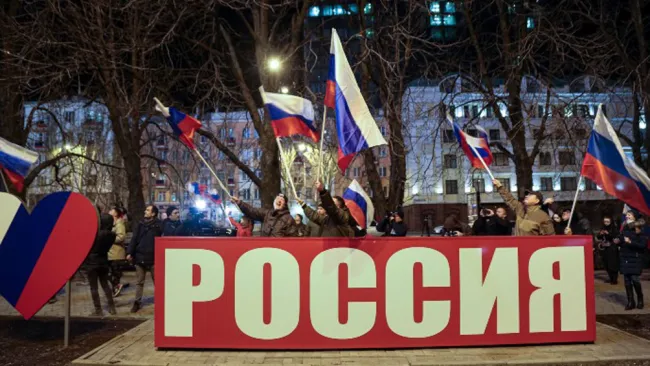 Separatistas prorrusos en el centro de Donetsk 