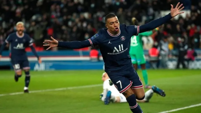 Kylian Mbappé festejando un gol
