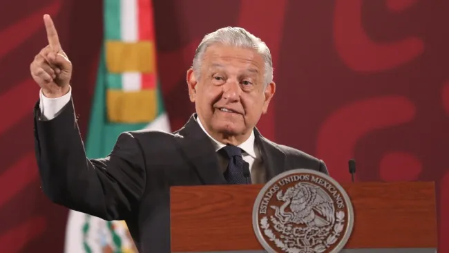 AMLO durante conferencia de prensa en Palacio Nacional