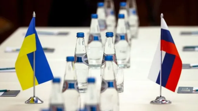 Banderas de Rusia y Ucrania