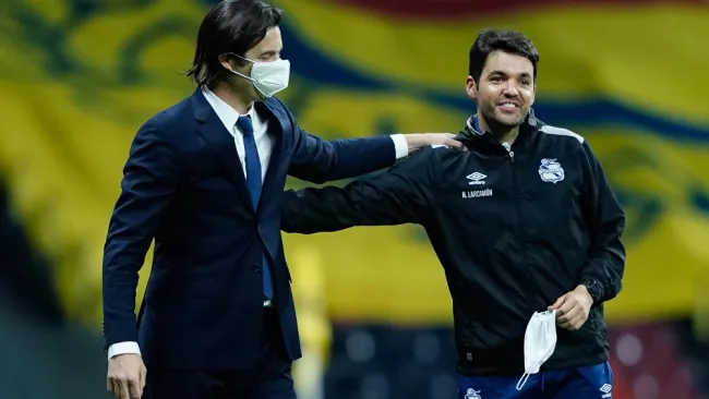 Solari y Larcamón en partido
