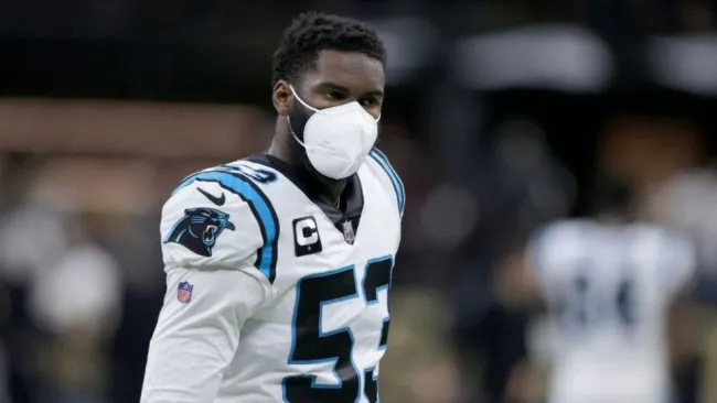 Brian Burns durante un partido