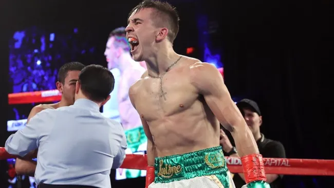 Michael Conlan reacciona en el ring