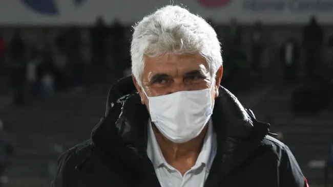 Tuca Ferretti durante un partido con Juárez