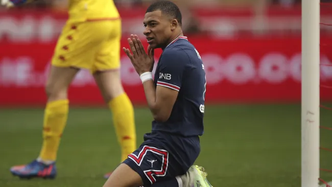 Mbappé, en lamento tras falla frente al arco