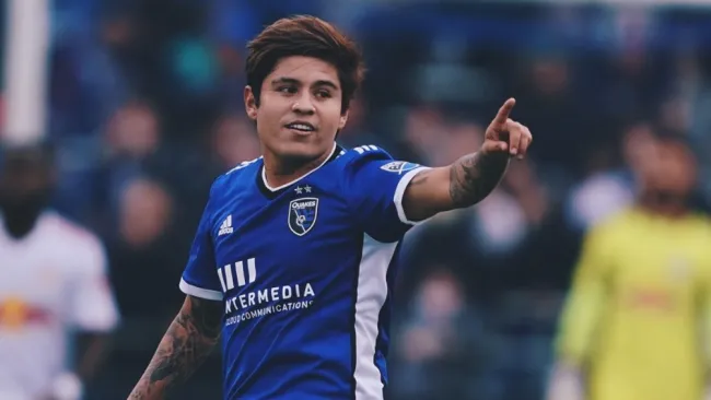 Eduardo López en un partido con San José Earthquakes