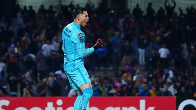 Alfredo Talavera festejando