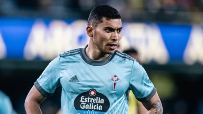 Orbelín Pineda durante un partido con el Celta de Vigo