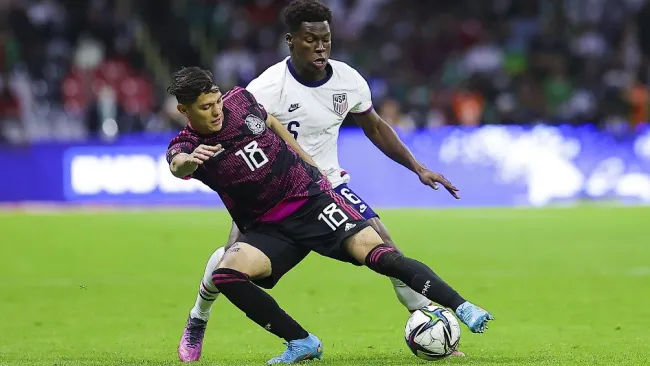 México jugando partido ante Estados Unidos en el Estadio Azteca
