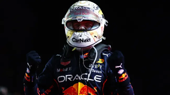 Verstappen celebrando victoria en el Gran Premio de Arabia Saudita