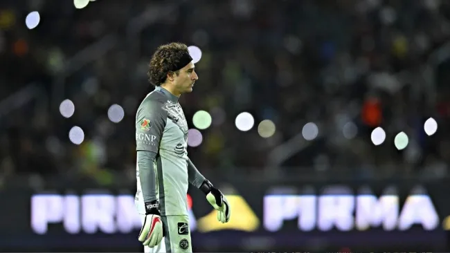 Ochoa en un partido con América