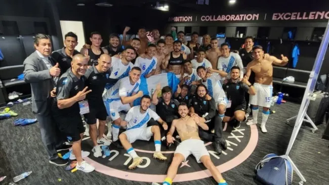 Jugadores de Guatemala tras la victoria