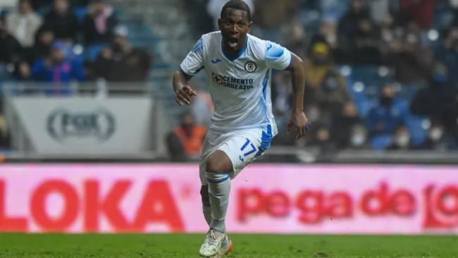 Bryan Angulo, en festejo de gol