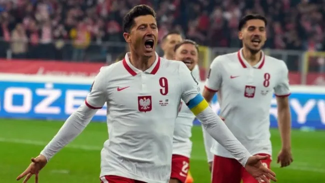 Lewandowski festejando un gol