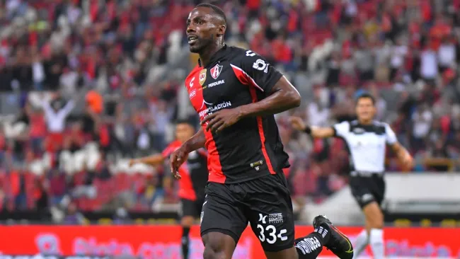 Julián Quiñones le dio la victoria a los Rojinegros