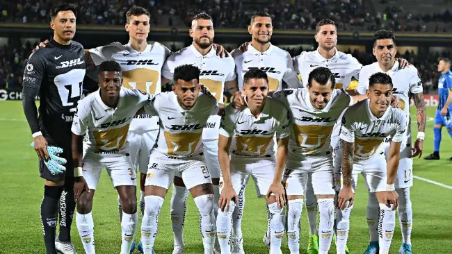 Jugadores de Pumas previo a partido ante Cruz Azul en la Concachampions