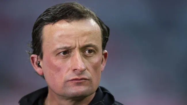 Mikel Arriola en un partido de Liga MX