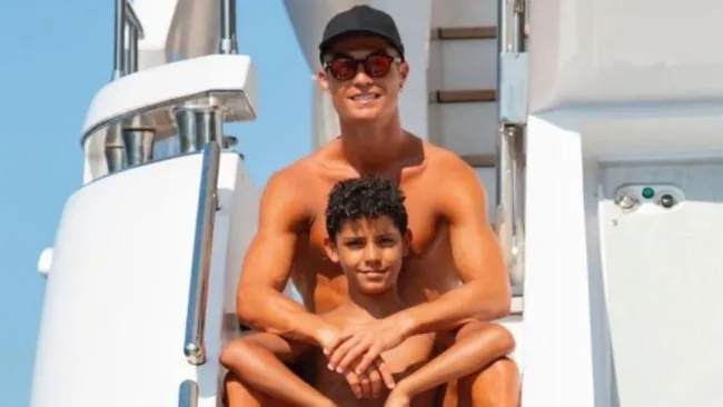 Cristiano Ronaldo y su hijo