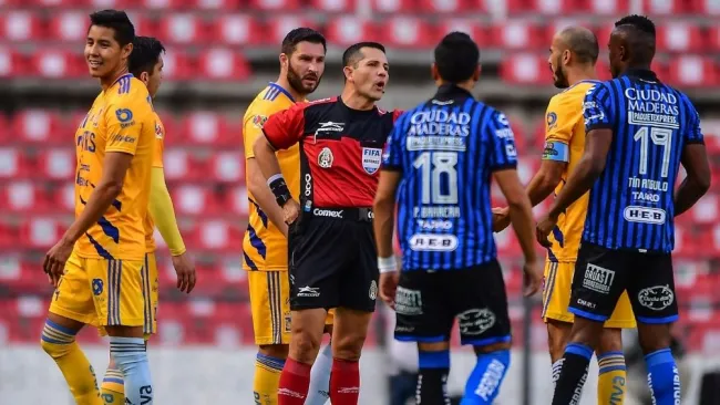 Ayala se fue expulsado 