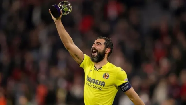 Raúl Albiol tras un partido del Villarreal