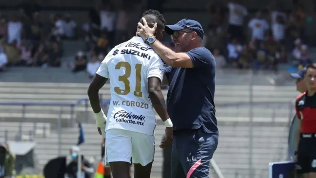 Lillini festeja con Corozo