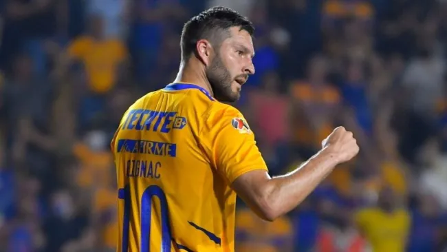 Gignac festejando su anotación