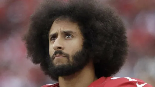 Colin Kaepernick previo a un partido de 49ers