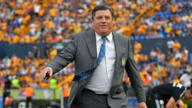 Piojo Herrera previo a un partido de Tigres