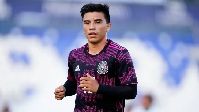 Fernando Beltrán durante un partido con el Tri