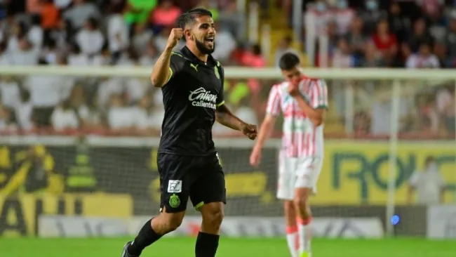 Miguel Ponce festejando un gol