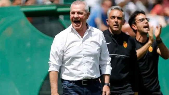 Javier Aguirre en un partido del Mallorca