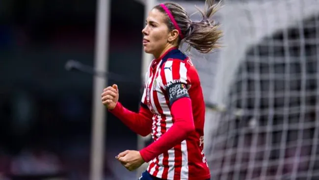 Alicia Cervantes festejando su gol 