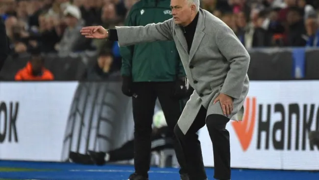 Jose Mourinho en un partido con la Roma