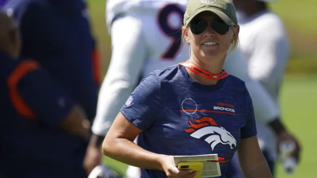 Kelly Kleine, directora ejecutiva en operaciones de los Denver Broncos