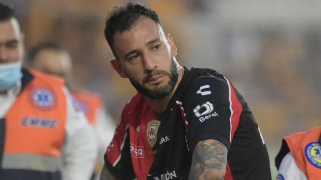 Aguilera tuvo que abandonar el terreno de juego