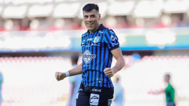 Leonardo Sequeira festejando un gol