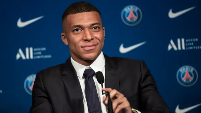 Mbappé en conferencia tras su renovación con PSG