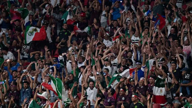 Afición viendo partido de la Selección Mexicana en Estados Unidos