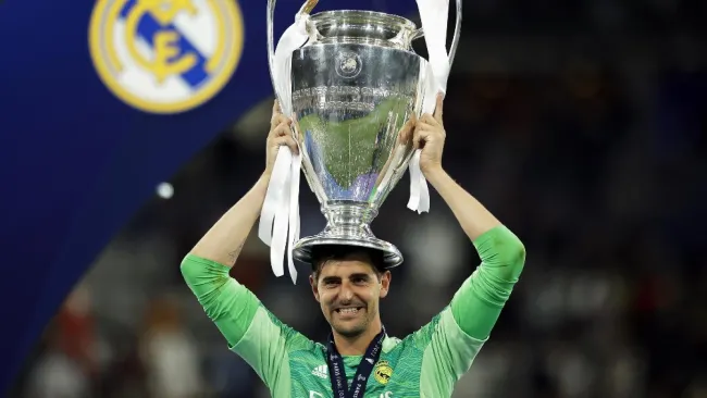 Thibaut Courtois celebra el decimocuarto título de Champions con el Real Madrid