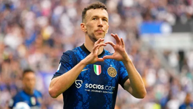 Ivan Perišić festejando gol con el Inter de Milán en la Serie A