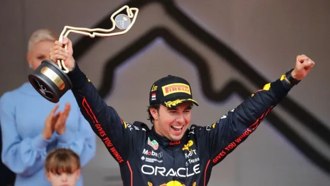 Sergio Pérez festejando en el GP Mónaco