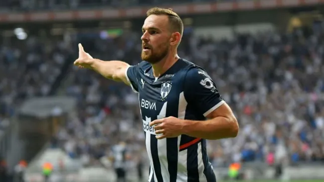 Vincent Janssen durante un partido de Rayados