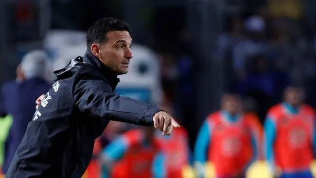 Lionel Scaloni durante un partido con Argentina