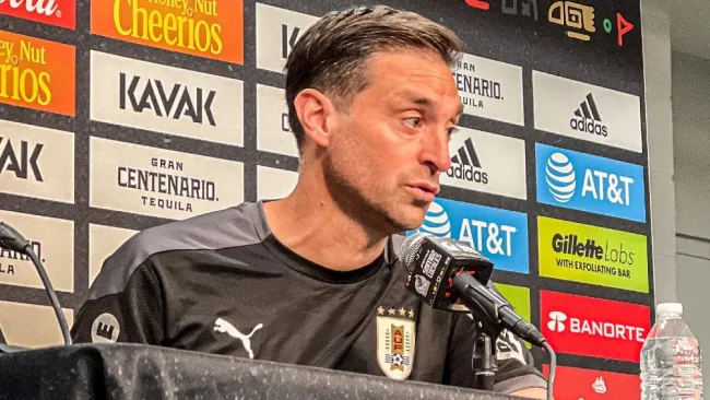 Diego Alonso en conferencia de prensa