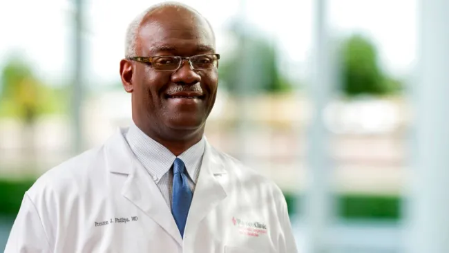 Preston Phillips, doctor del Saint Francis Health System