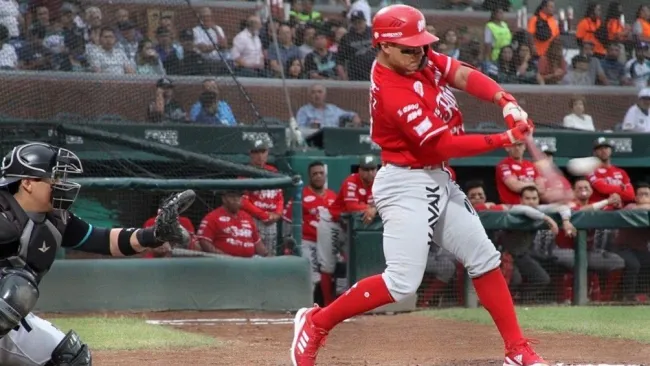 Diablos Rojos: Arrancó victoria a Saraperos en extrainnings