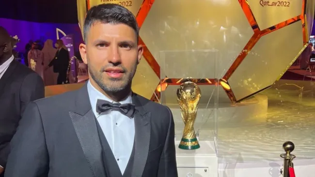 Kun Agüero en un evento de la FIFA