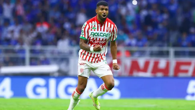 Rodrigo Aguirre fue delantero de los Rayos del Necaxa