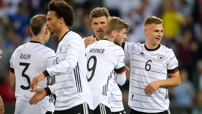 Jugadores alemanes festejando un gol vs Italia