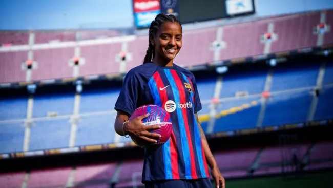 Geyse Ferreira vistiendo jersey del Barcelona
